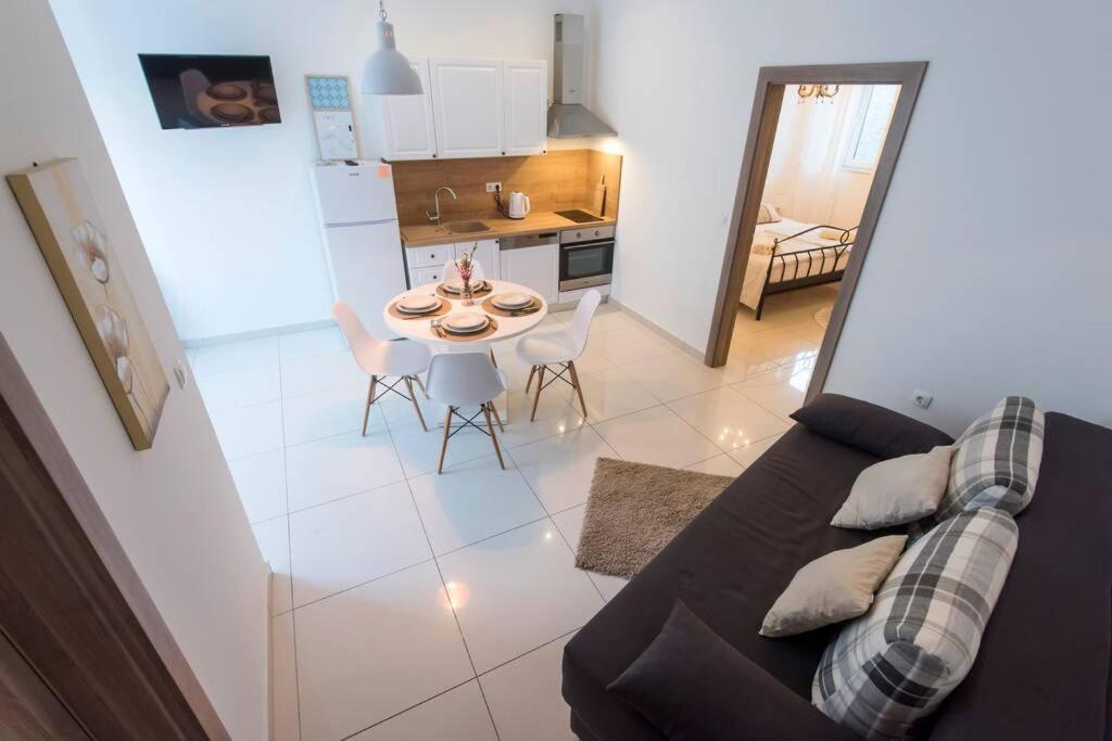 Apartman M&S 1 Kali, Otok Ugljan Apartment Екстериор снимка