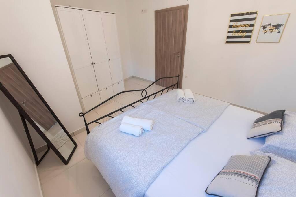 Apartman M&S 1 Kali, Otok Ugljan Apartment Екстериор снимка